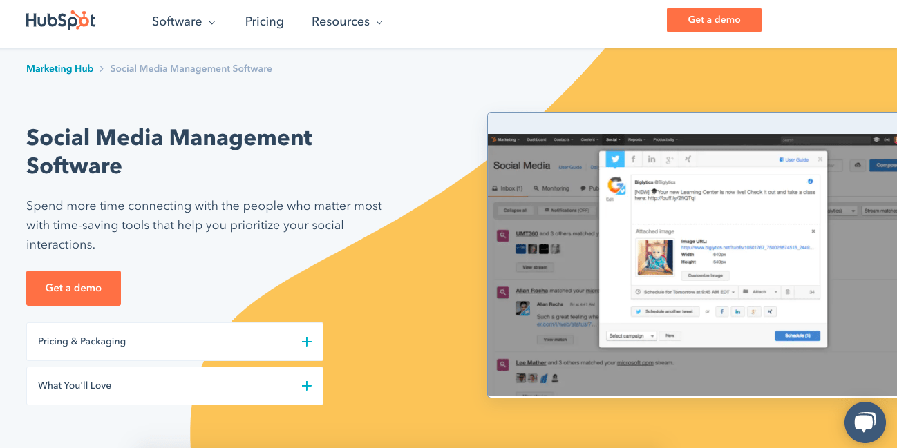 The HubSpot website, showcasing the features of the HubSpot social media management tool