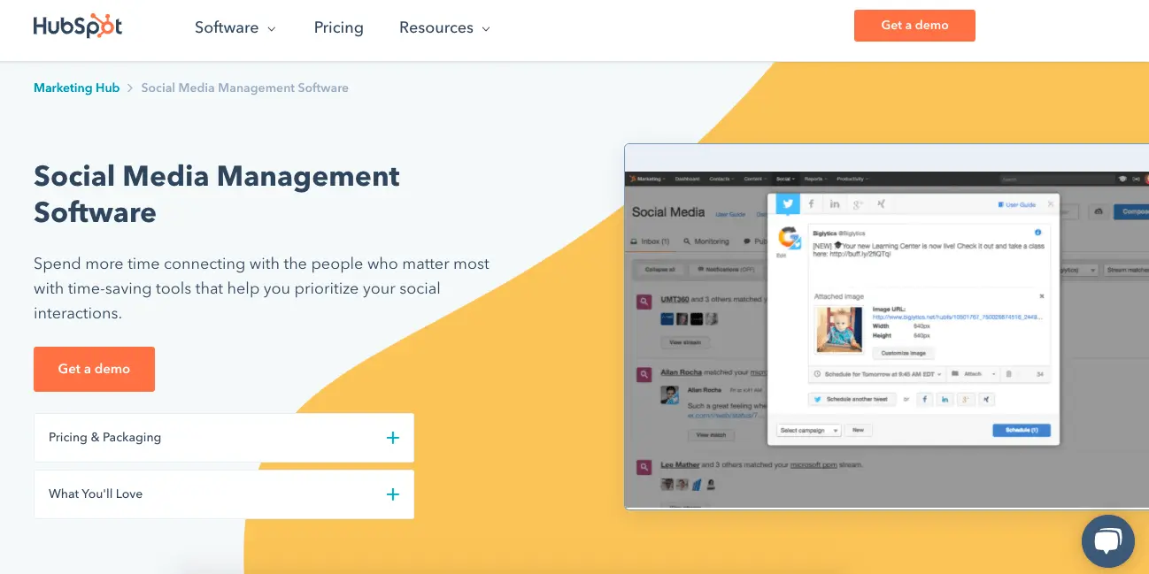The HubSpot website, showcasing the features of the HubSpot social media management tool