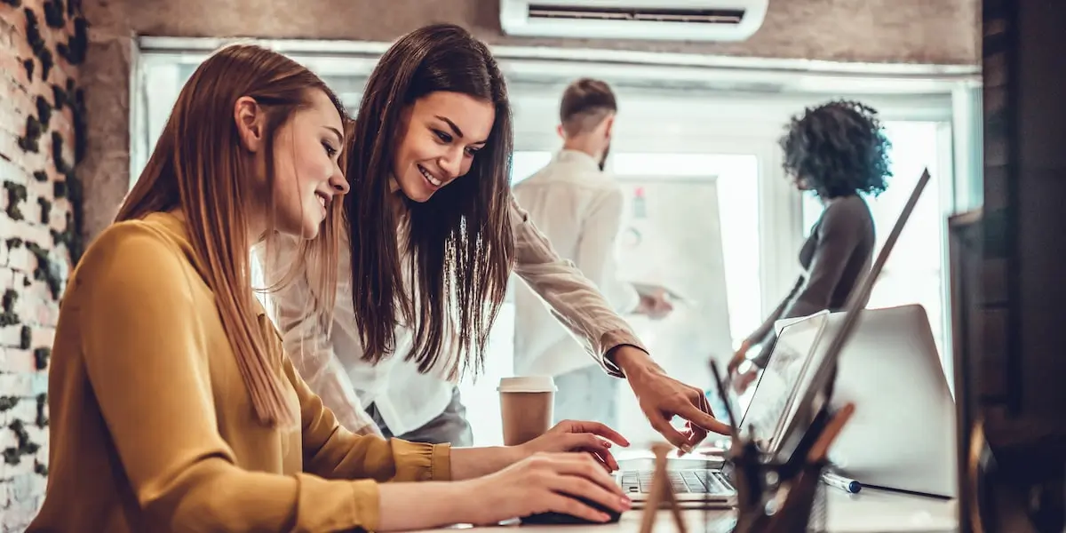 Career changers looking at digital marketer job desciptions