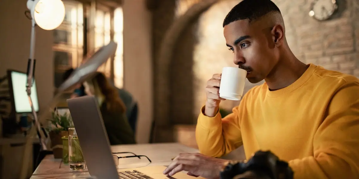 A digital marketer working on an inbound marketing strategy