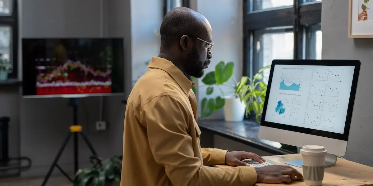 A data architect salary can be dependent on what type of organization they end up working in.